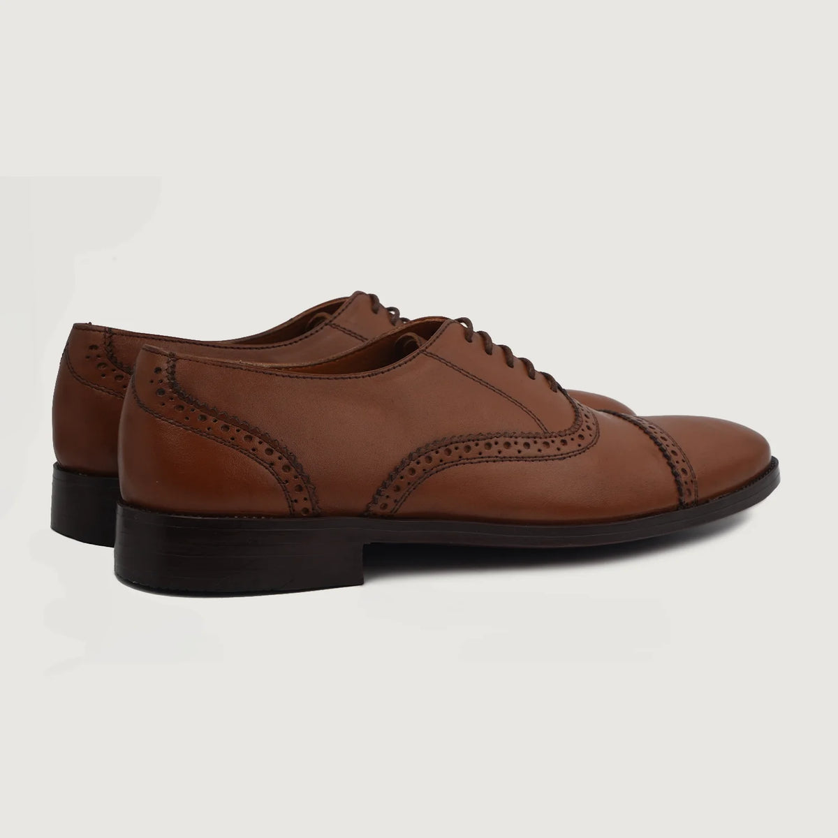 High-Traction Rubber Outsole & Lug Tread Pattern on Greyson Brogues Oxford Tan Leather Shoes For Men