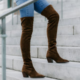 Authentic Full-Grain Leather Grain Depth & Pull-Up Patina Texture Detail