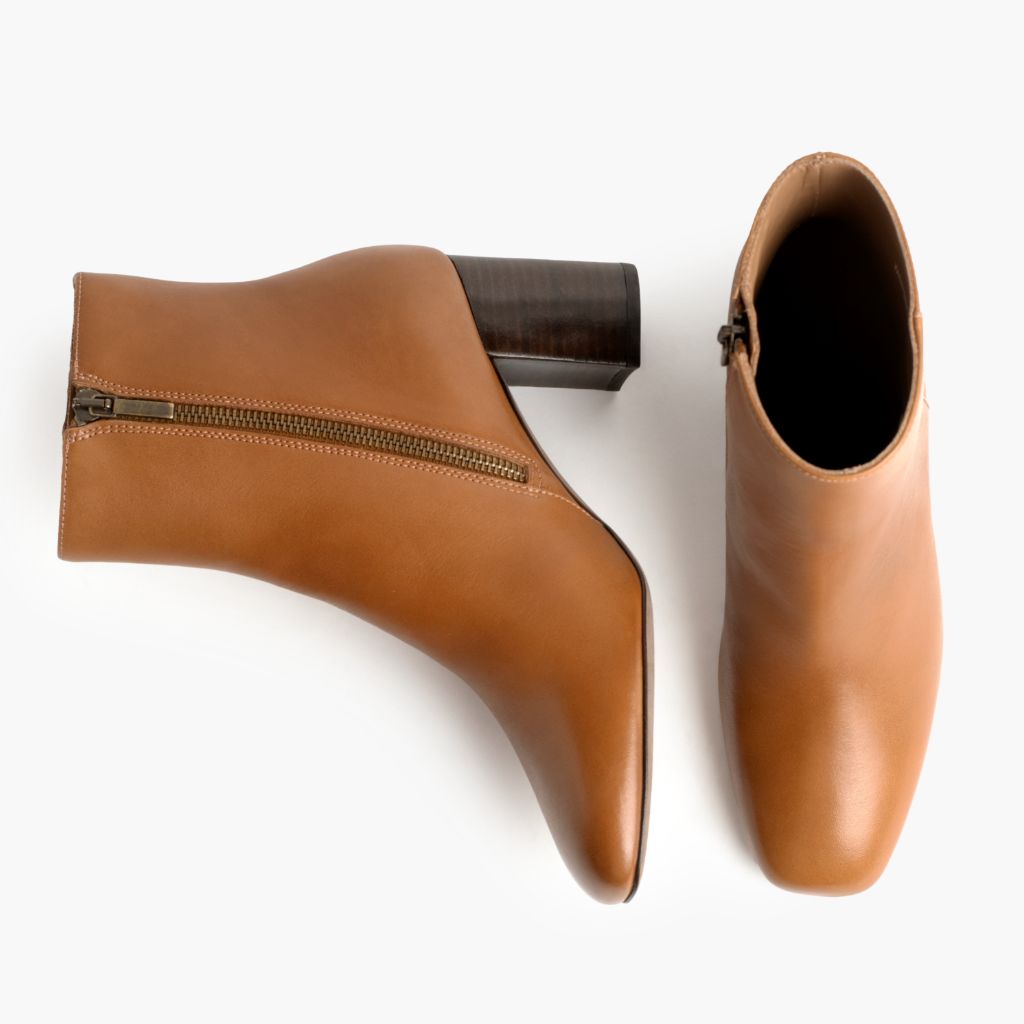 High-Traction Rubber Outsole & Lug Tread Pattern on High Standard Toffee Leather Boots