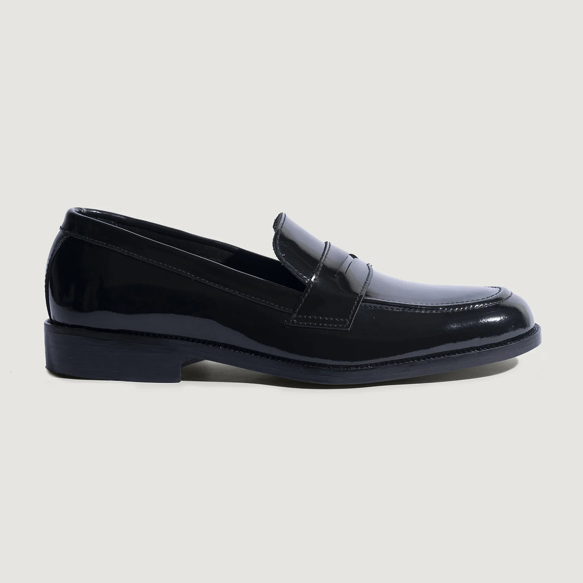 Patent Black Full-Grain leather Loafers - Goodyear Welt Construction & Front Toe Box Detail