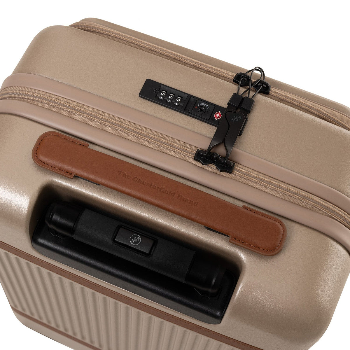 
Styled Fit Perspective of Hand Luggage Suitcase Front Pocket Zuna on Model - Natural Daylight Drape