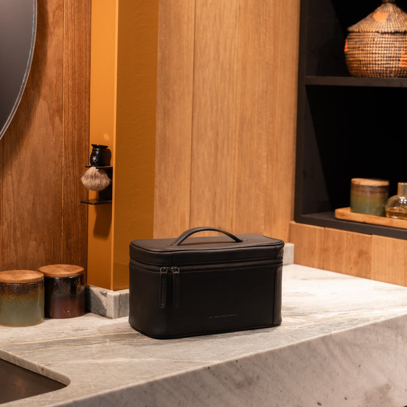 Limone Full-Grain Leather Toiletry Bag