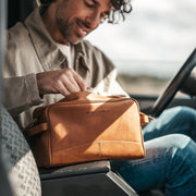 
Stefan Full-Grain Leather Toiletry Bag – alternate product view 3