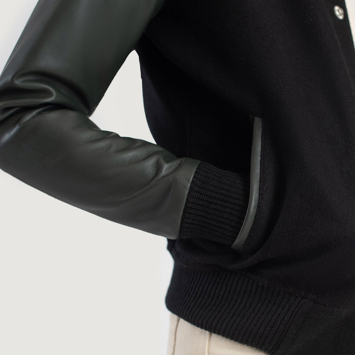 
Interior View Showing Quilted Polyester Lining & Dual Inside Utility Storage Pockets