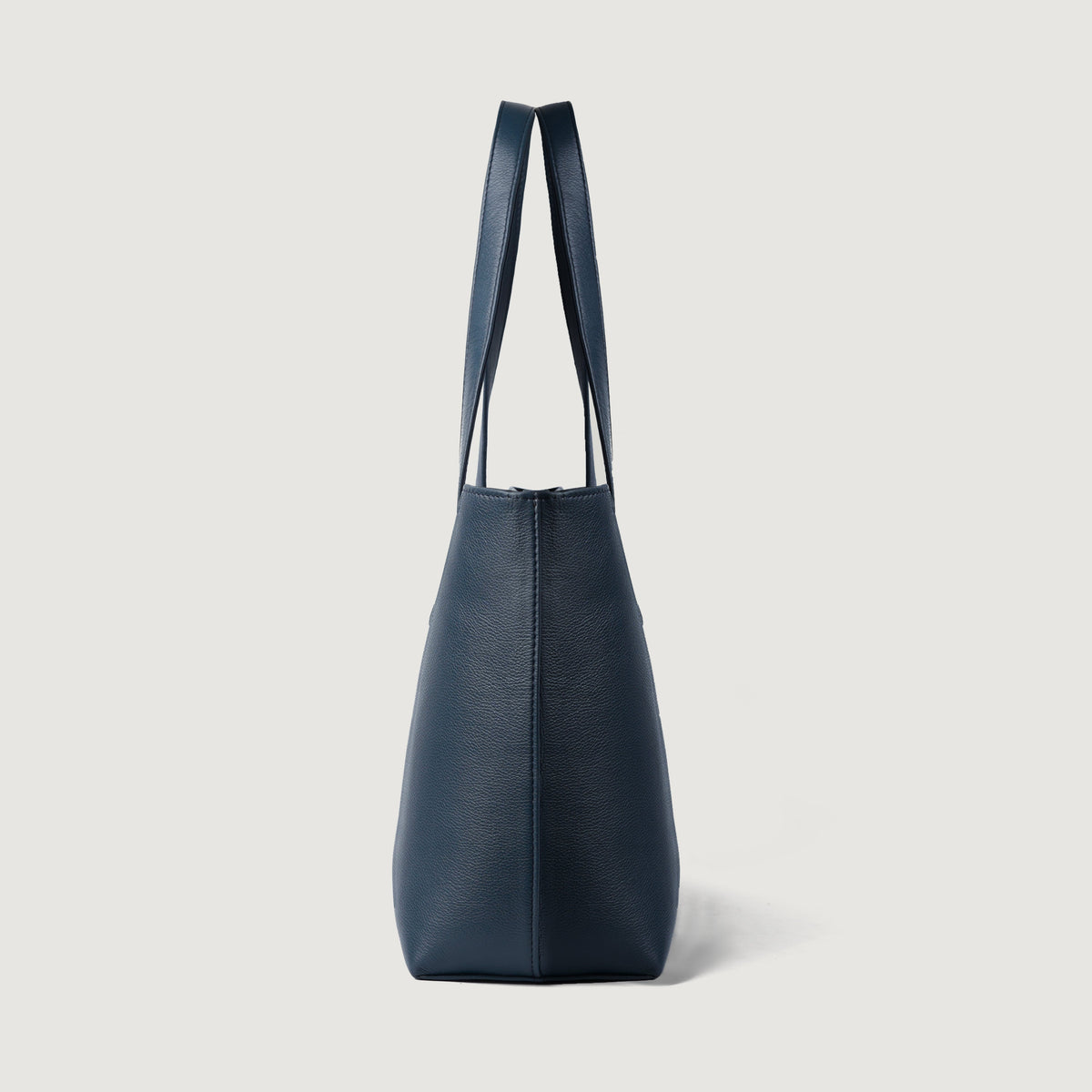 
The Bianca Leather Tote Bag – alternate product view 6