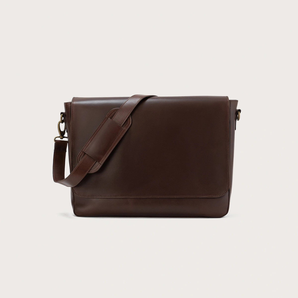 
The Carismatico Vintage Brown Leather Messenger Bag For Men & Women in Vintage Brown Full-Grain Leather - Full Exterior Front Profile View | Buy Online